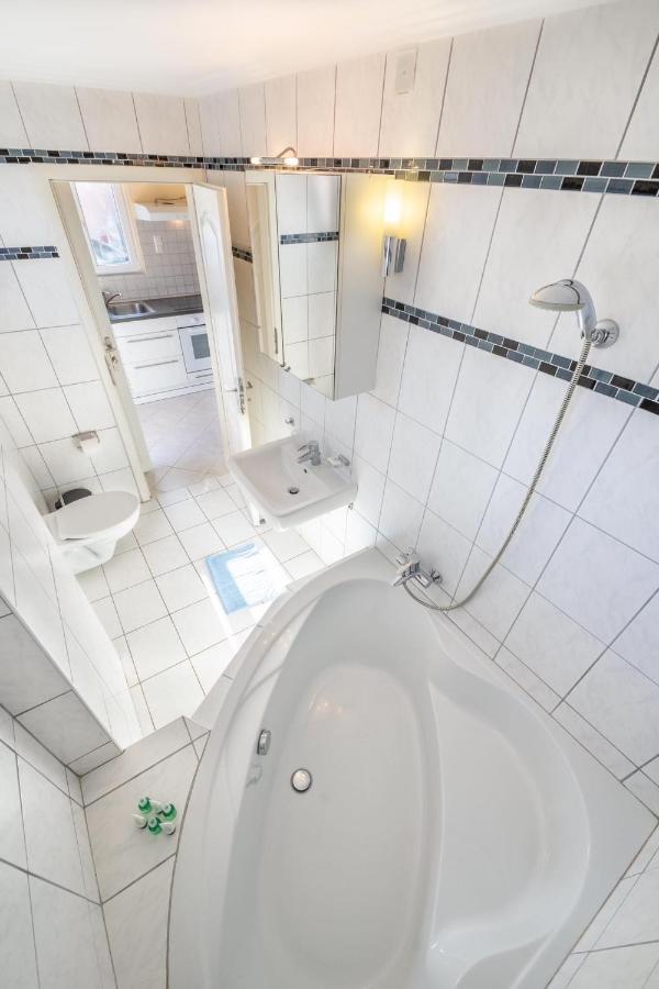 Botzoris Apartments Сідарі Екстер'єр фото