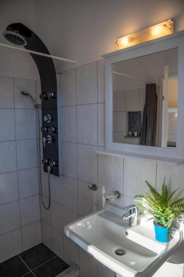 Botzoris Apartments Сідарі Екстер'єр фото